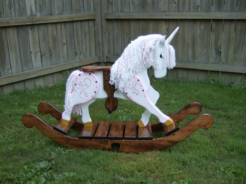 Лошадь деревянная Единорог