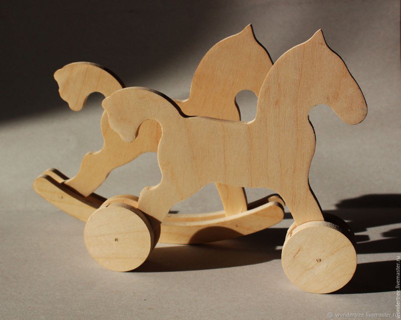 Поделка лошадка из древесины