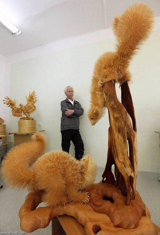 Скульптуры из древесной стружки Сергея Бобкова