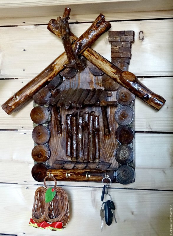 Ключница деревянная домик