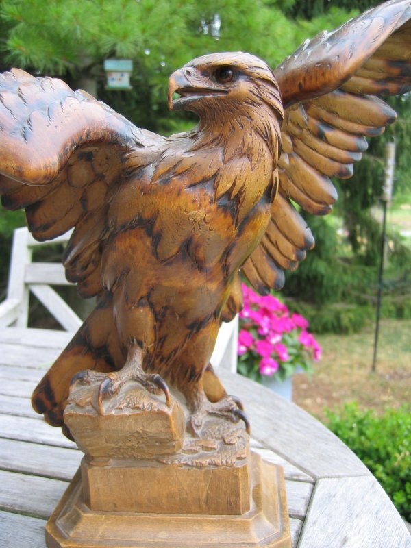 Скульптура орёл резьба