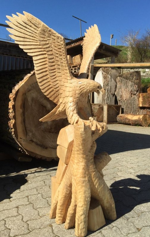 Резьба по дереву скульптура Садовая Орел