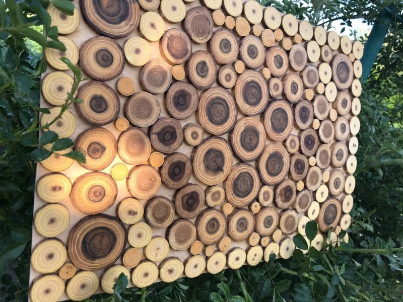Столики из спилов дерева