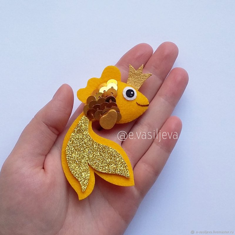 Золотая рыбка из фоамирана