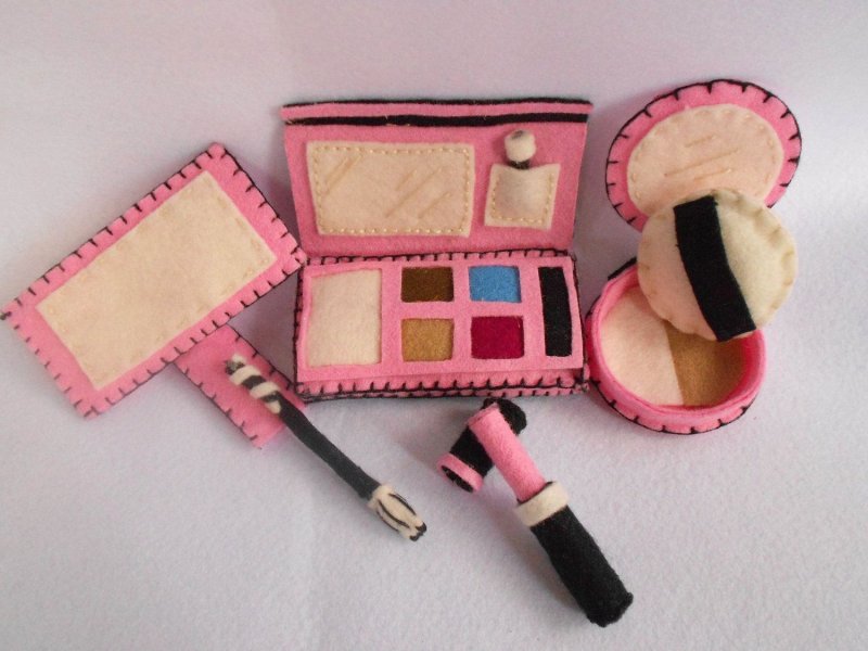 Игровой домик-сумочка для куколки от Ольги Вайды