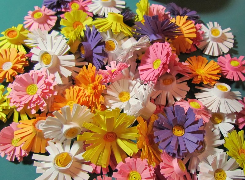 Цветы из шишек