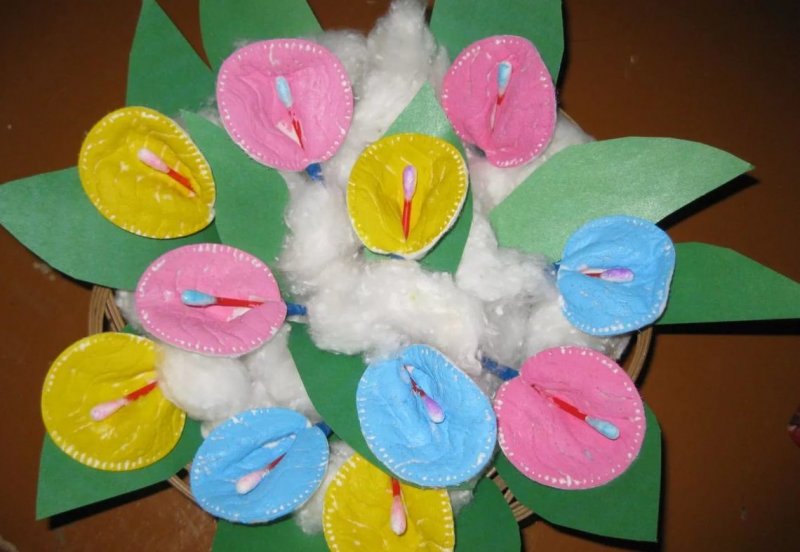 Композиция из цветов в детский сад