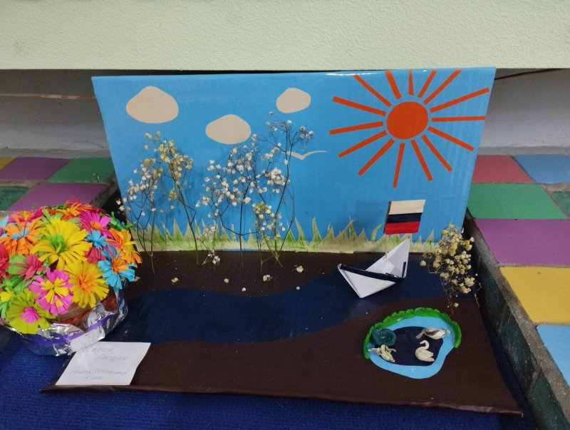Выставка в детском саду с красками Весенняя