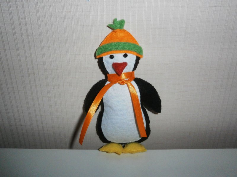 Новогодняя поделка Пингвин