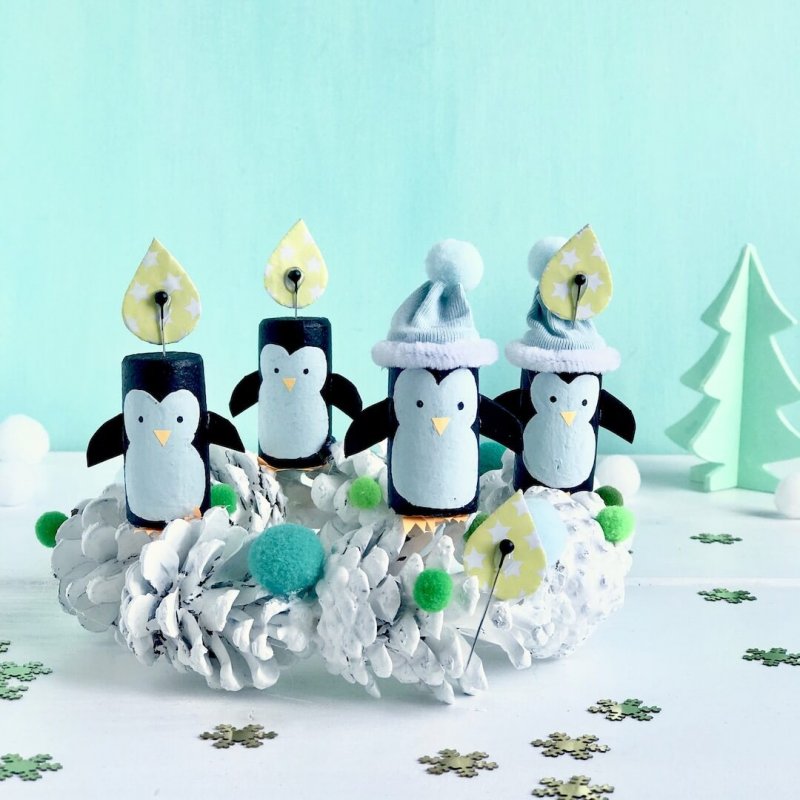 Поделка пингвины на льдине из шишек