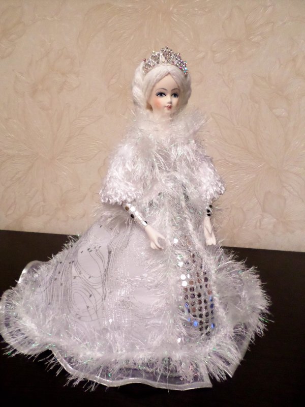 Кукла шкатулка Снежная Королева