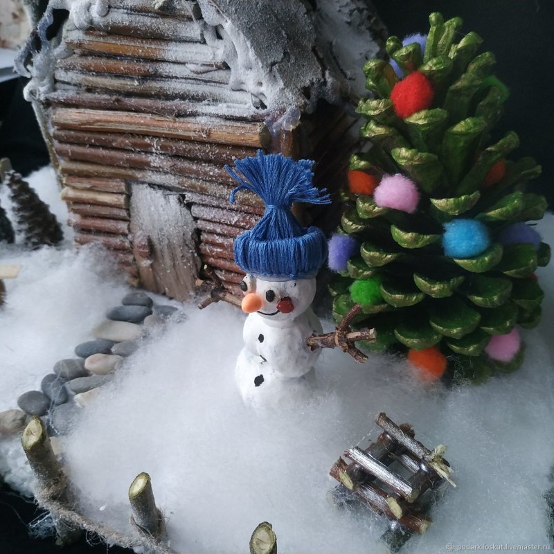 Сказочный домик из картона новогодний