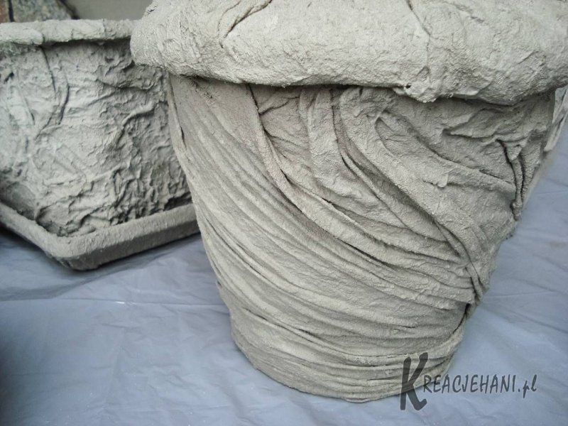 Декор кашпо цементом и тряпками