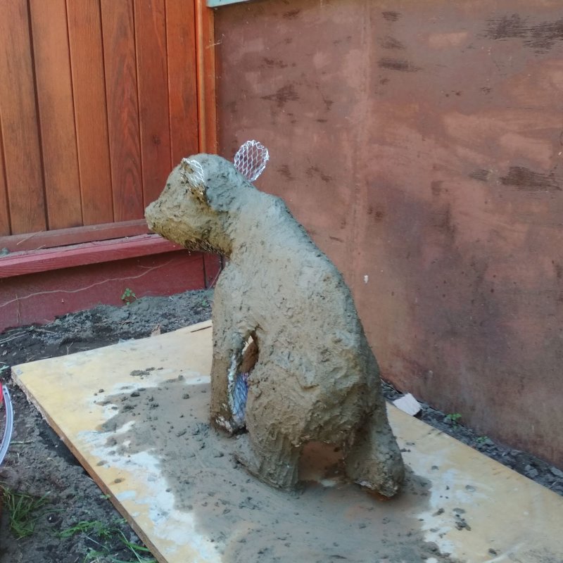 Медведь из бетона на дачу