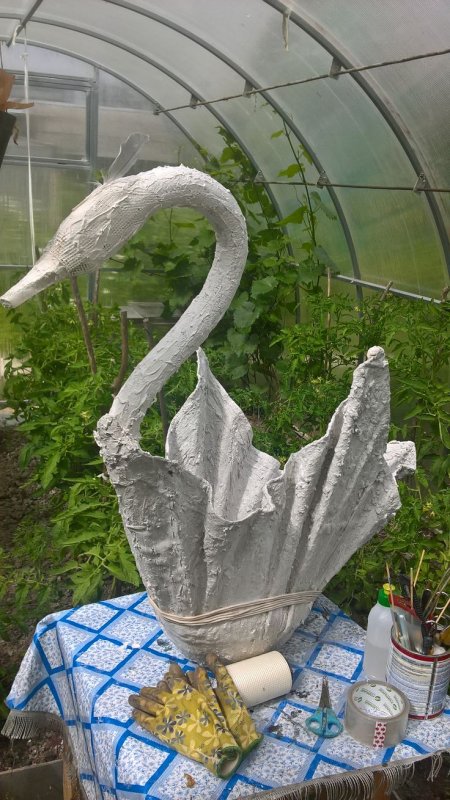 Садовая фигура "лебедь Фиби"