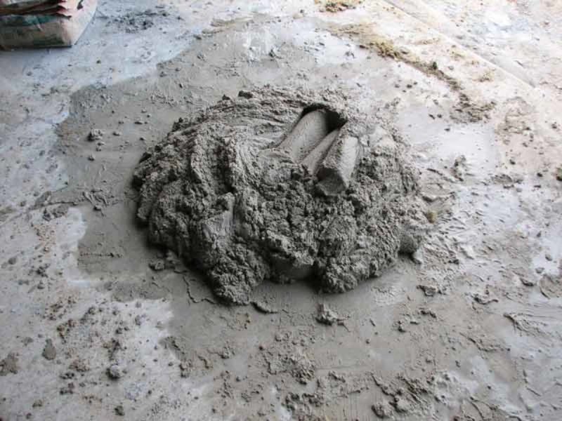 Цемент и песок смешать с акриловым грунтом