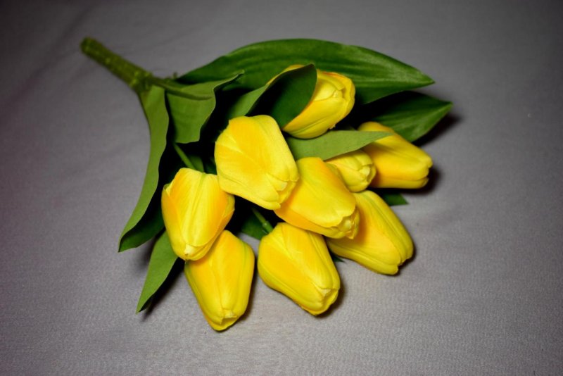 Тюльпаны из фоамирана своими руками