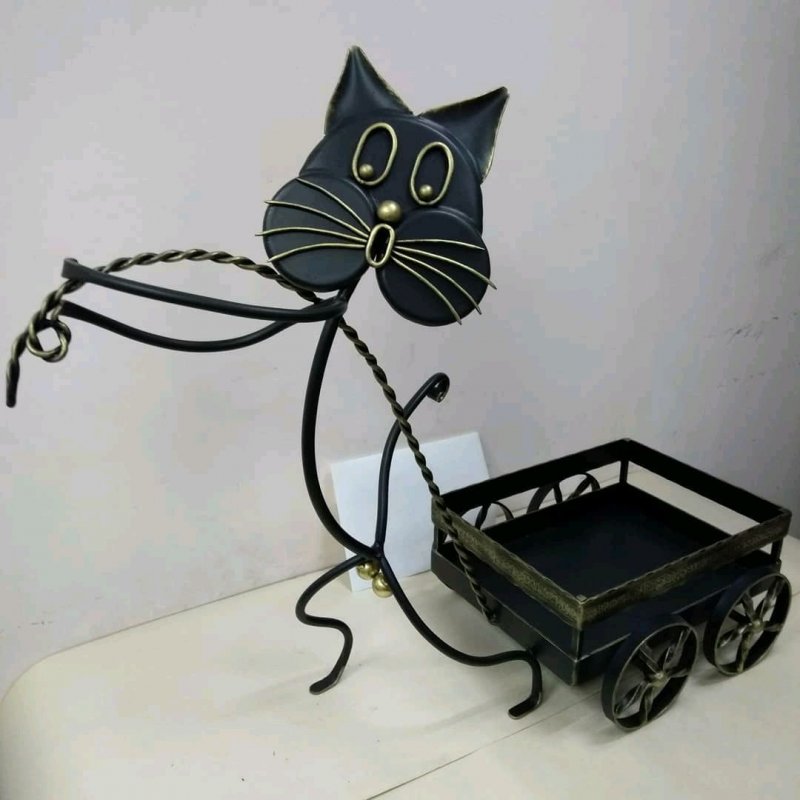 Подставка для цветов кот из металла