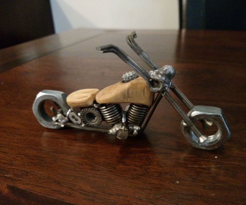Модель мотоцикла из проволоки
