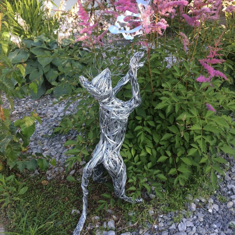 Скульптуры из проволоки для сада