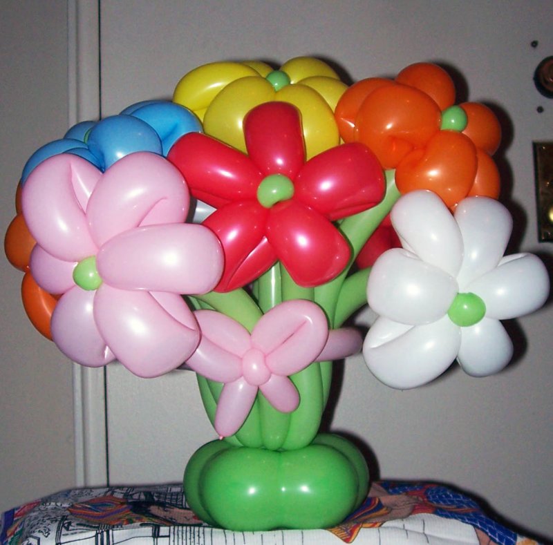Новогодние подарки из воздушных шаров