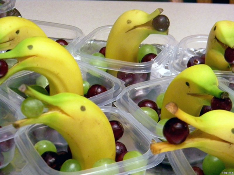 Ежики из фруктов для детей