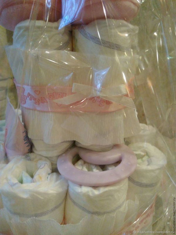 Средняя упаковка памперсов для новорожденных