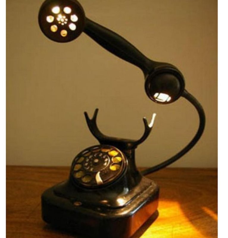 Светильники из старых телефонов