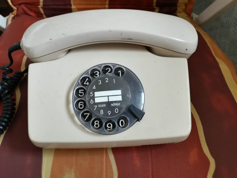Советский телефон с кнопками