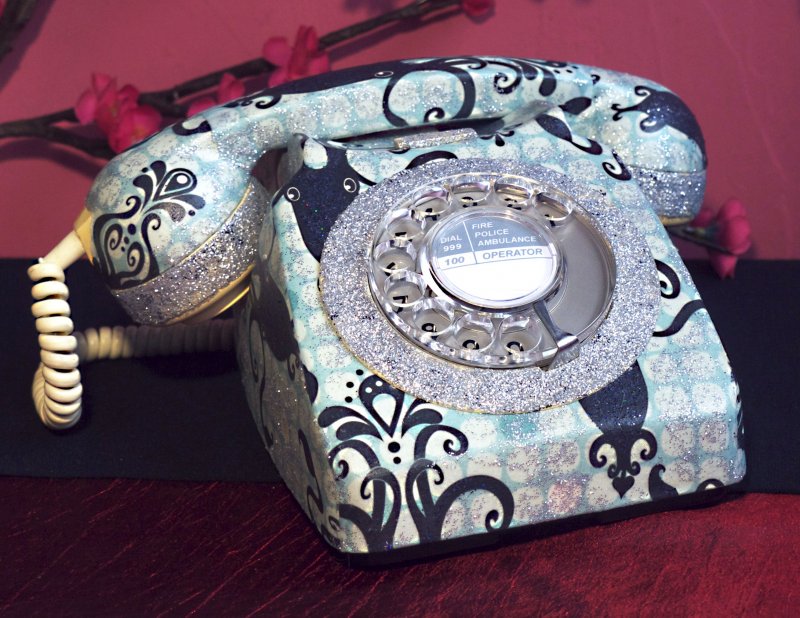 Декор старого телефона