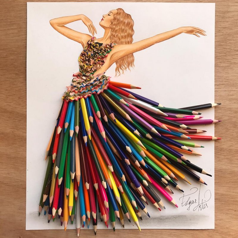 Панно из цветных карандашей
