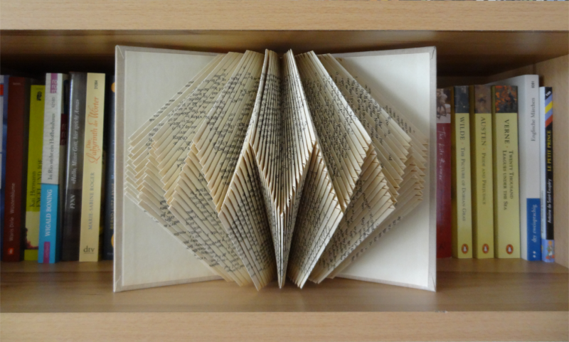 Оригами из старых книг
