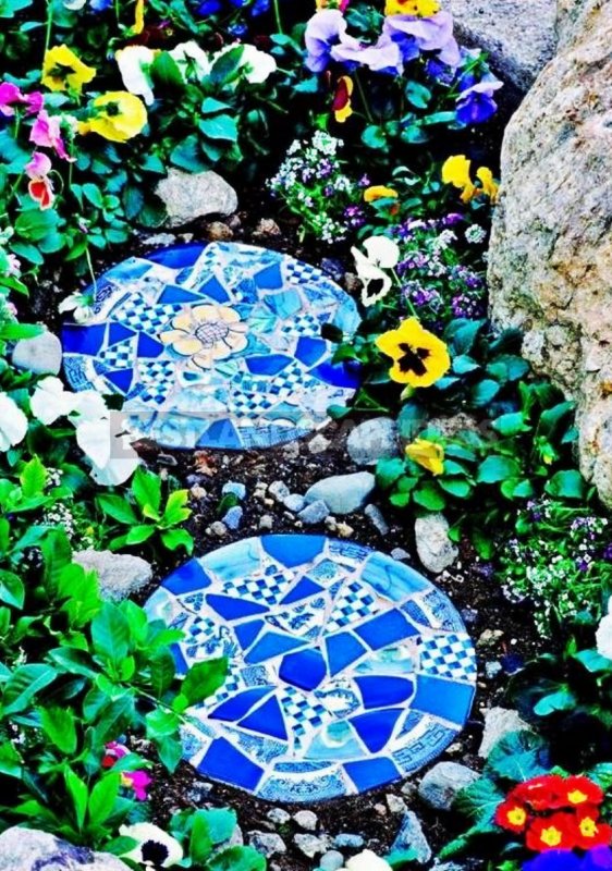 Мозаика в саду