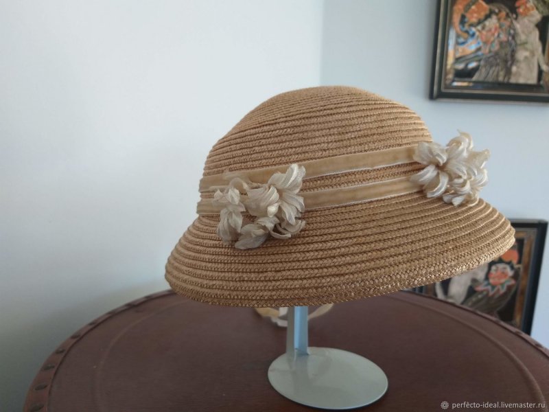 Винтажная соломенная шляпа
