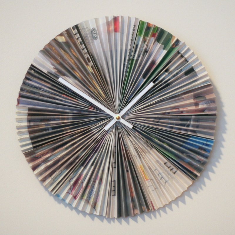 Часы из карандашей