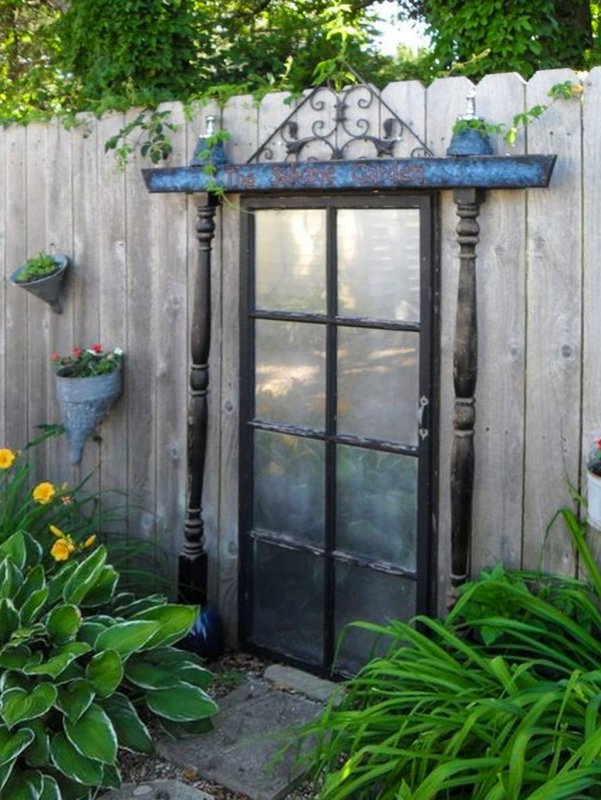 Дверь в огород