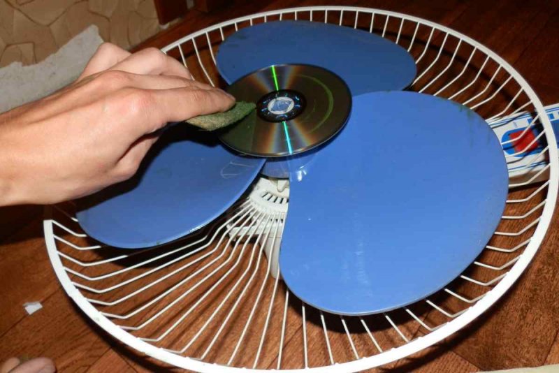 Вентилятор из компакт дисков