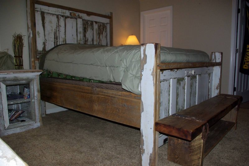 Старая кровать