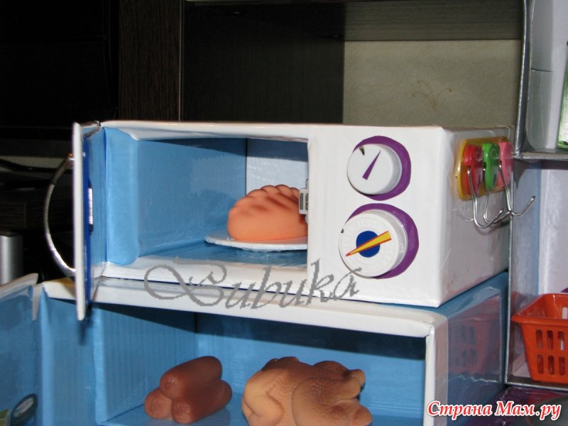 Холодильник из картона для детей