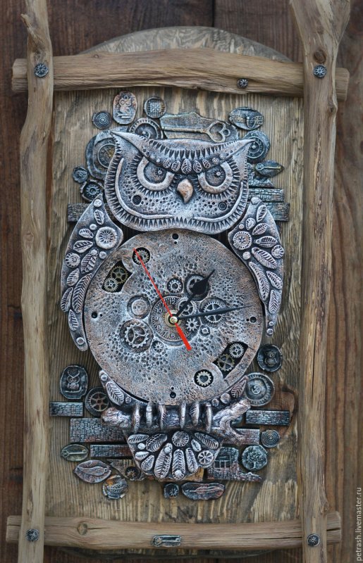 Часы настенные деревянные