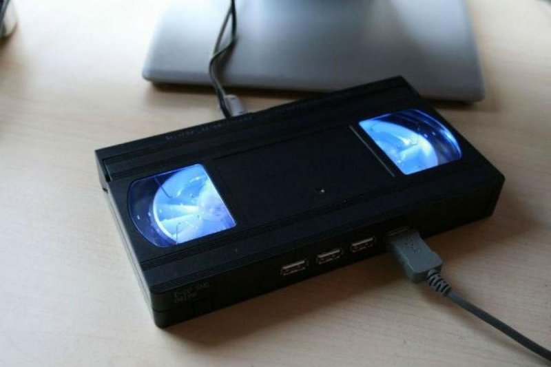 USB хаб из видеокассеты