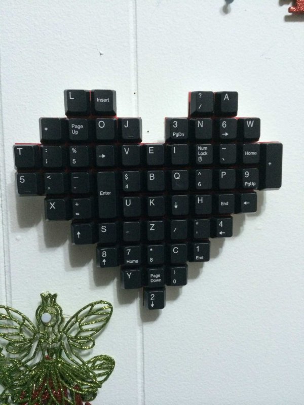 Декор из кнопок клавиатуры