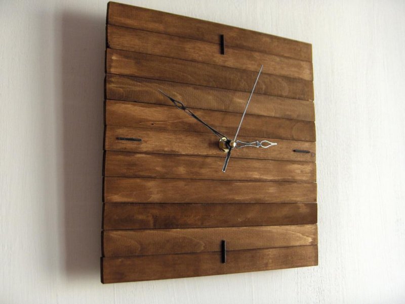 Деревянные часы на стену