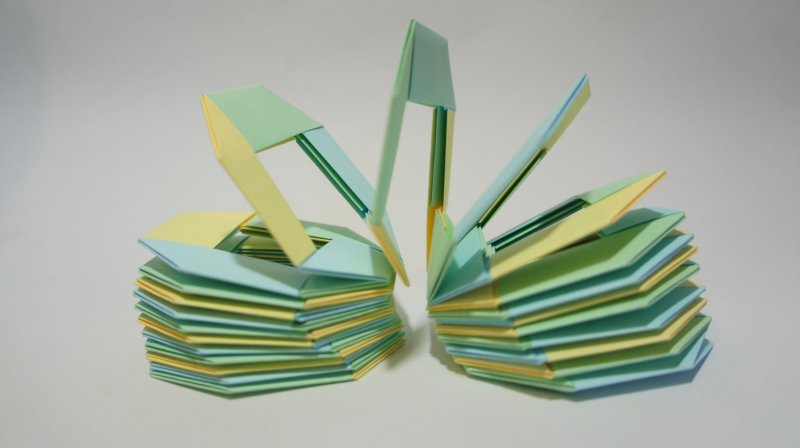 Бабочка оригами из бумаги для детей