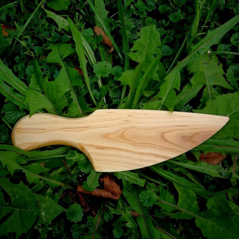 Сувенир деревянный «нож бабочка, красные линии»
