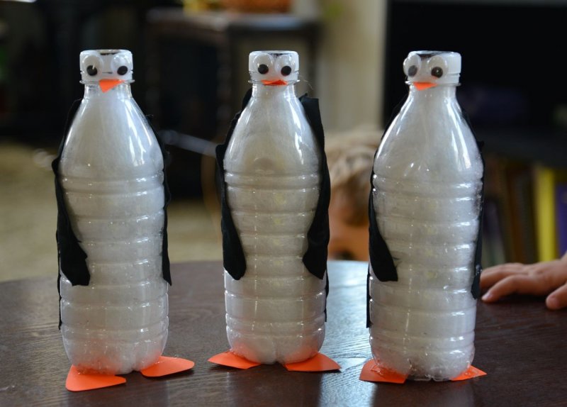 Домик из пластиковых бутылок для детей