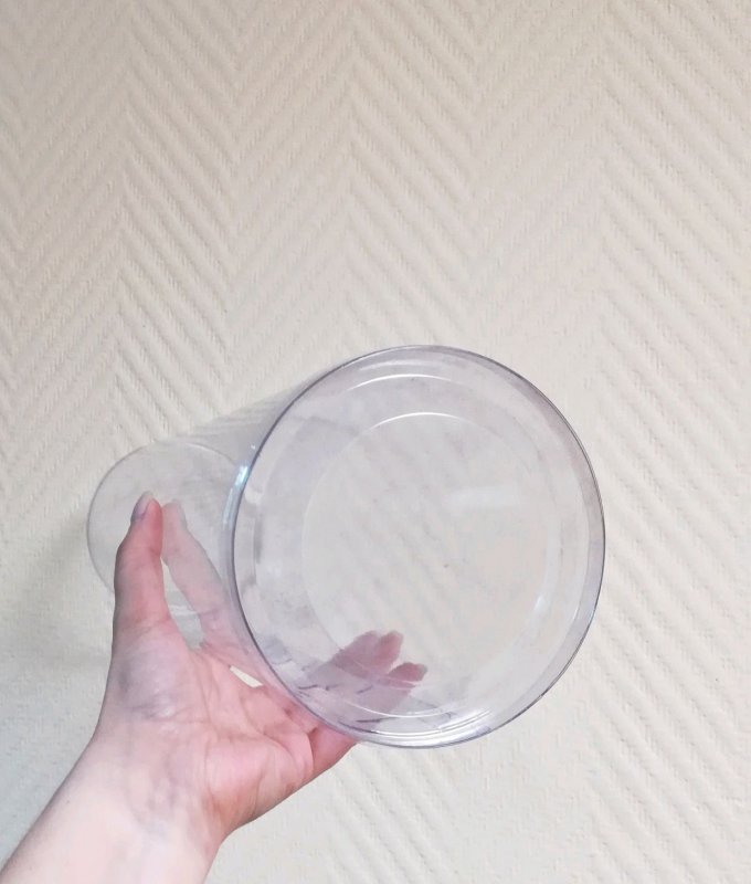 Пластиковый цилиндр прозрачный