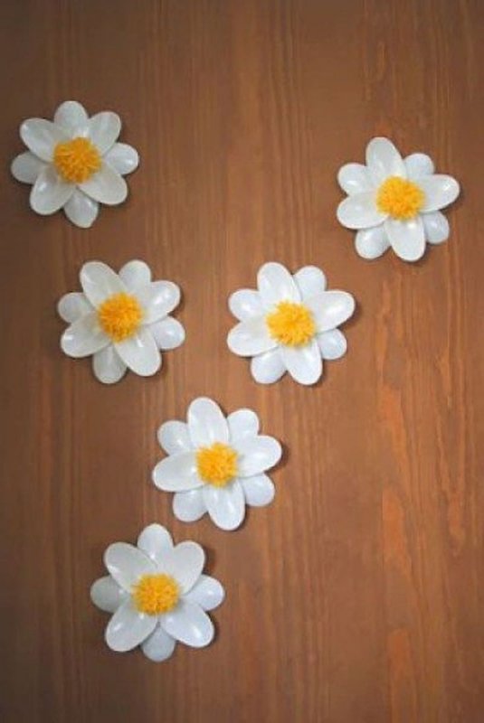 Цветы из одноразовой посуды для детского сада
