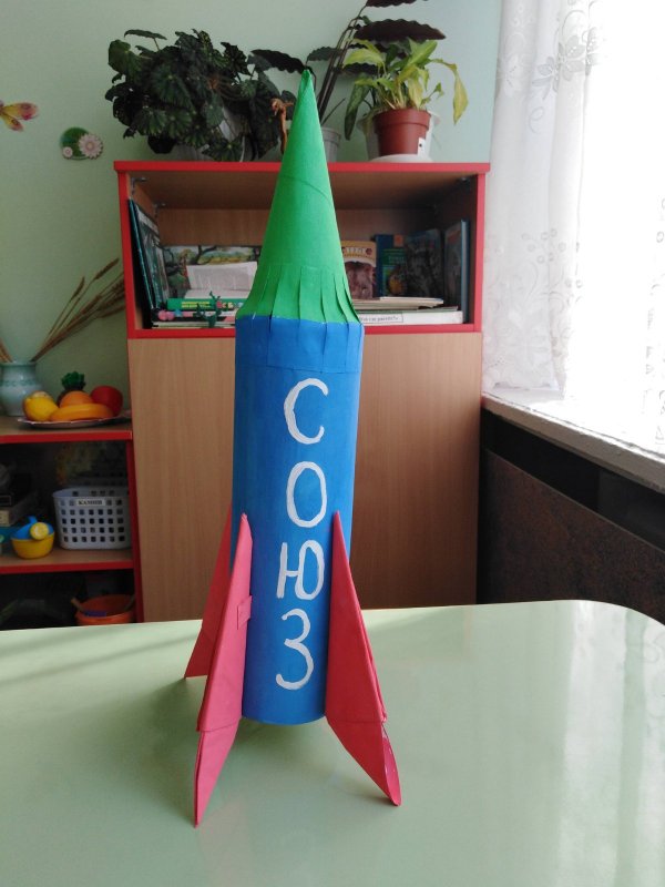 Модель ракеты из бутылки