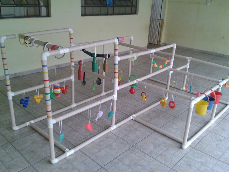 Оборудование из пластиковых труб для детского сада